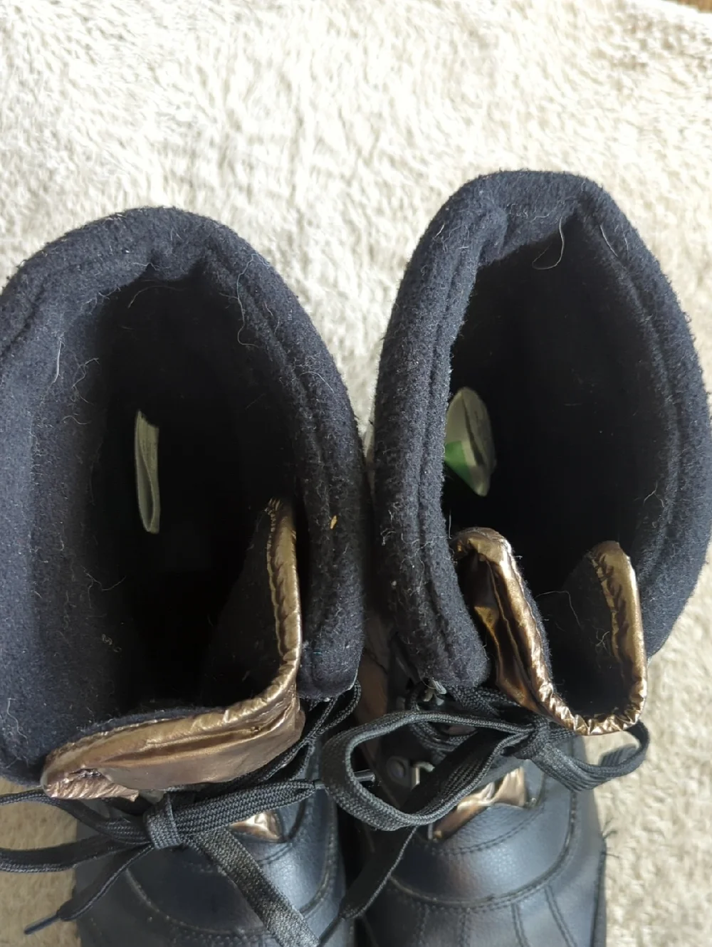 Cougar Canada Size 9M Puffer Waterproof Winter Duck Boots Black‎ Bronze Metallic